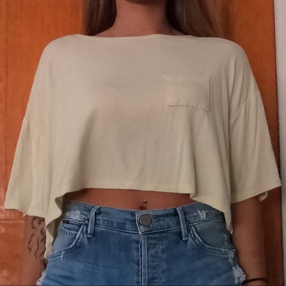 Lose fitting Crop